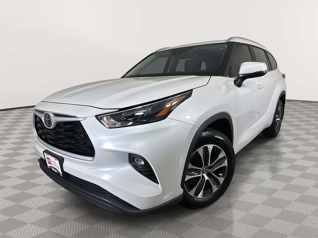 2024 Toyota Highlander XLE AWD's photo