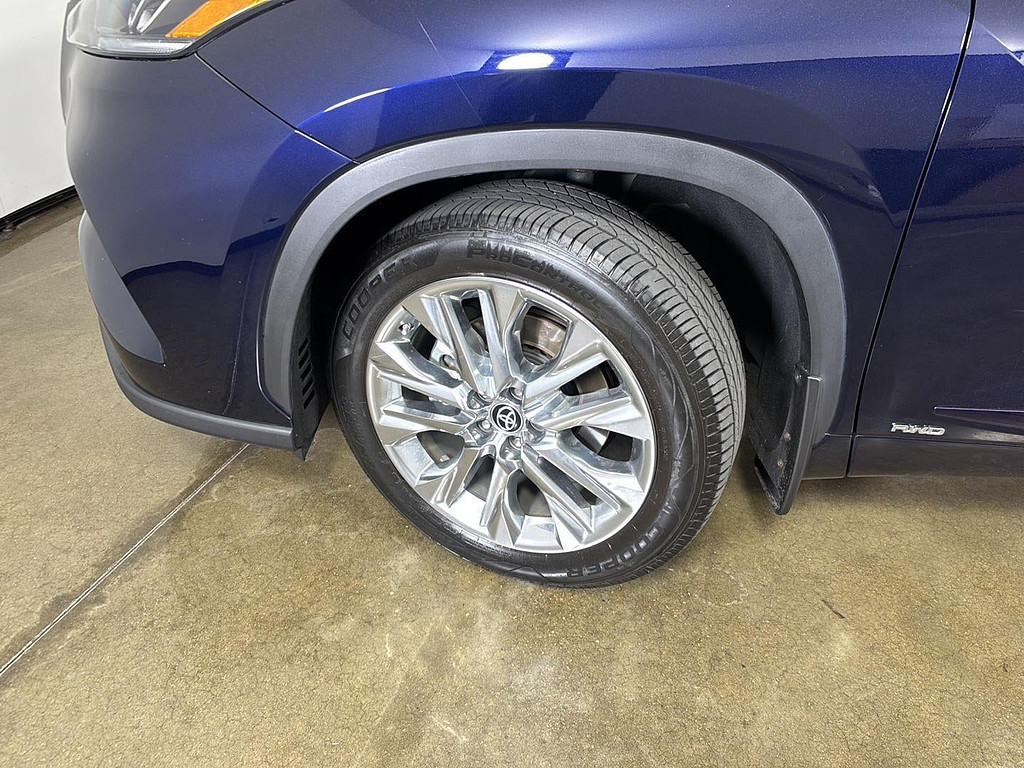 2023 Toyota Highlander Hybrid Located at Smart Motors Toyota light-box-slides