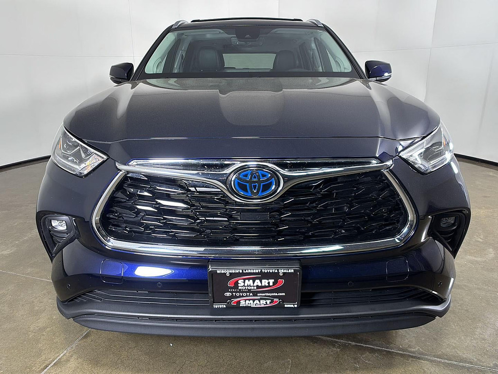 2023 Toyota Highlander Hybrid Located at Smart Motors Toyota light-box-slides