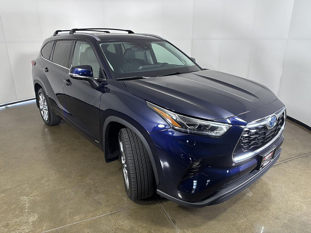 2023 Toyota Highlander Hybrid Located at Smart Motors Toyota light-box-slides