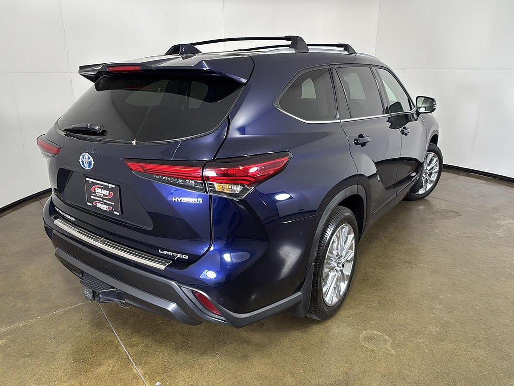 2023 Toyota Highlander Hybrid Located at Smart Motors Toyota light-box-slides