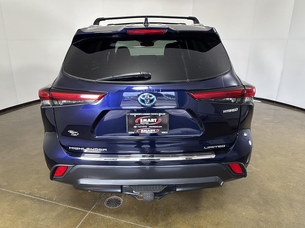 2023 Toyota Highlander Hybrid Located at Smart Motors Toyota slide-image