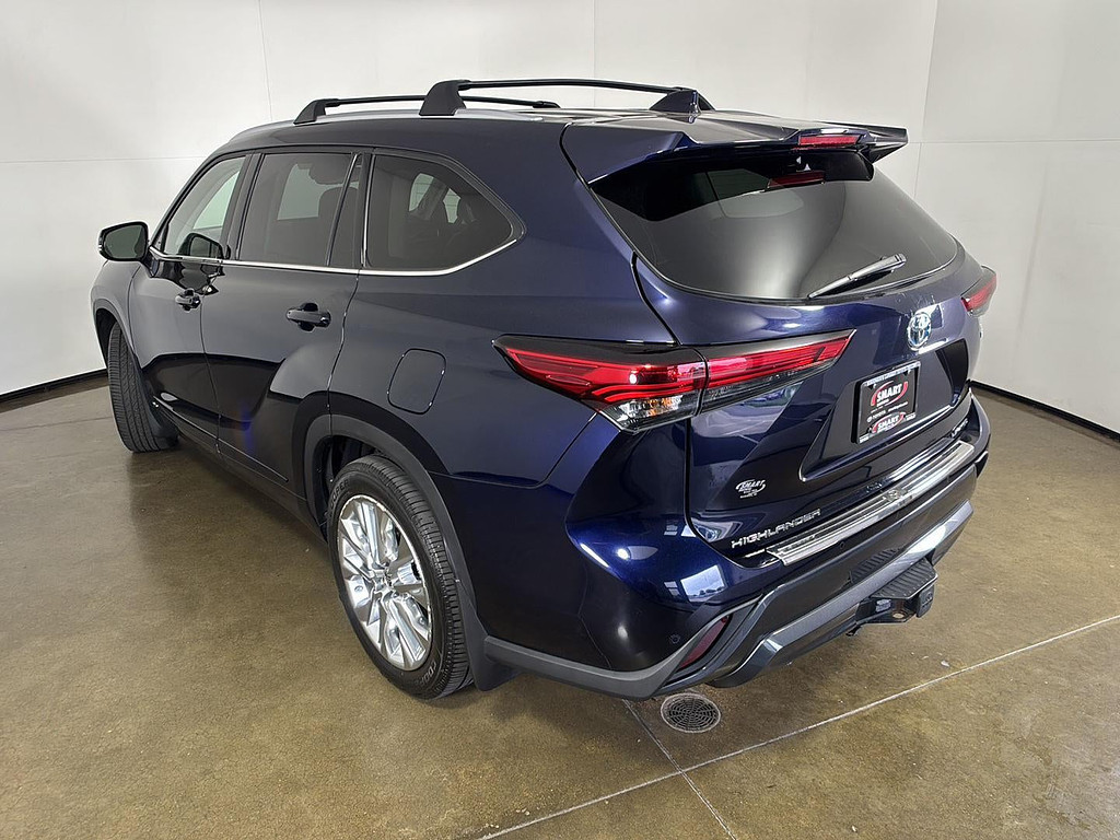 2023 Toyota Highlander Hybrid Located at Smart Motors Toyota light-box-slides