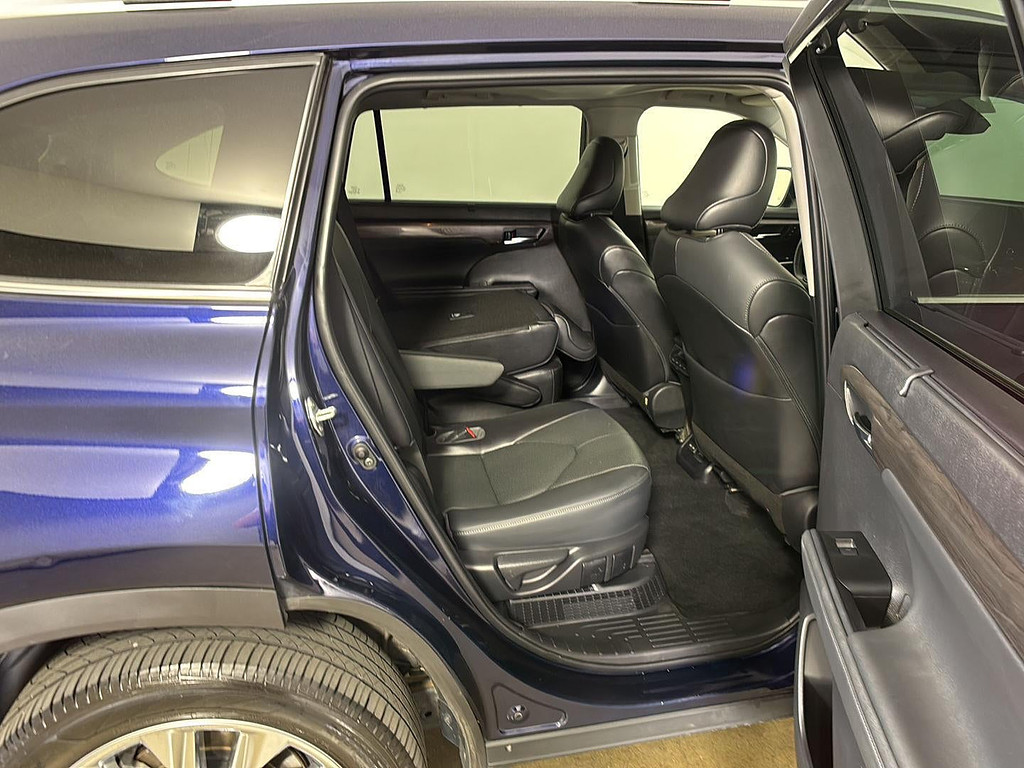 2023 Toyota Highlander Hybrid Located at Smart Motors Toyota light-box-slides