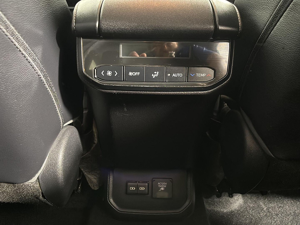 2023 Toyota Highlander Hybrid Located at Smart Motors Toyota slide-image