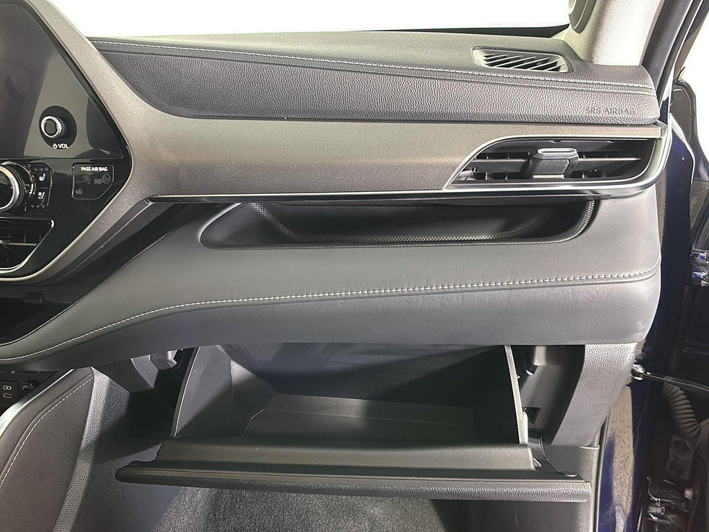 2023 Toyota Highlander Hybrid Located at Smart Motors Toyota light-box-slides