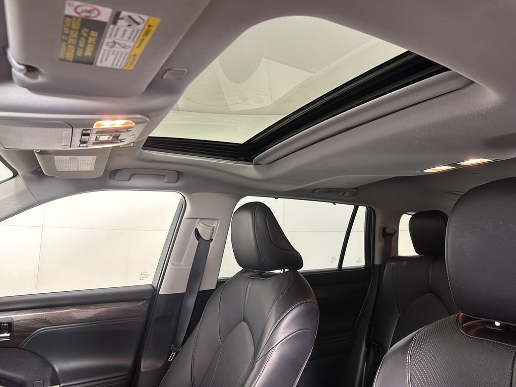 2023 Toyota Highlander Hybrid Located at Smart Motors Toyota light-box-slides