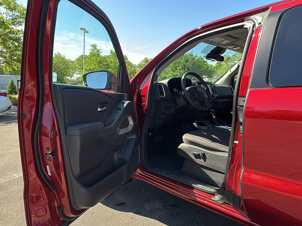 2022 Nissan Frontier SV King Cab 4X4's photo