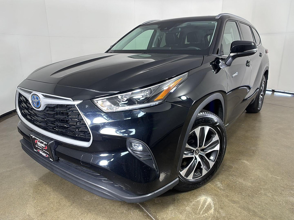 2021 Toyota Highlander XLE Hybrid 4x4's photo