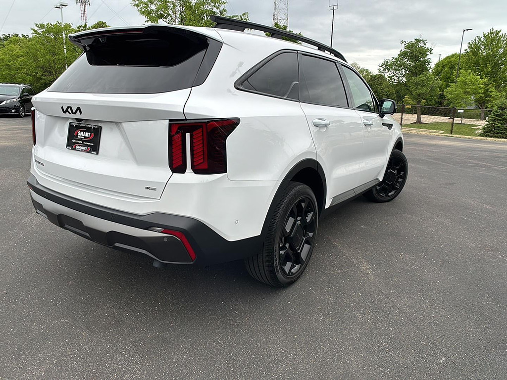2025 Kia Sorento Located at Smart Motors Toyota slide-image