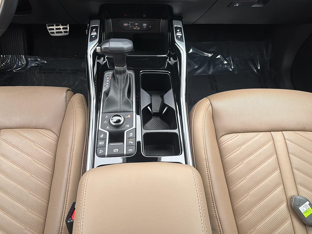 2025 Kia Sorento Located at Smart Motors Toyota slide-image