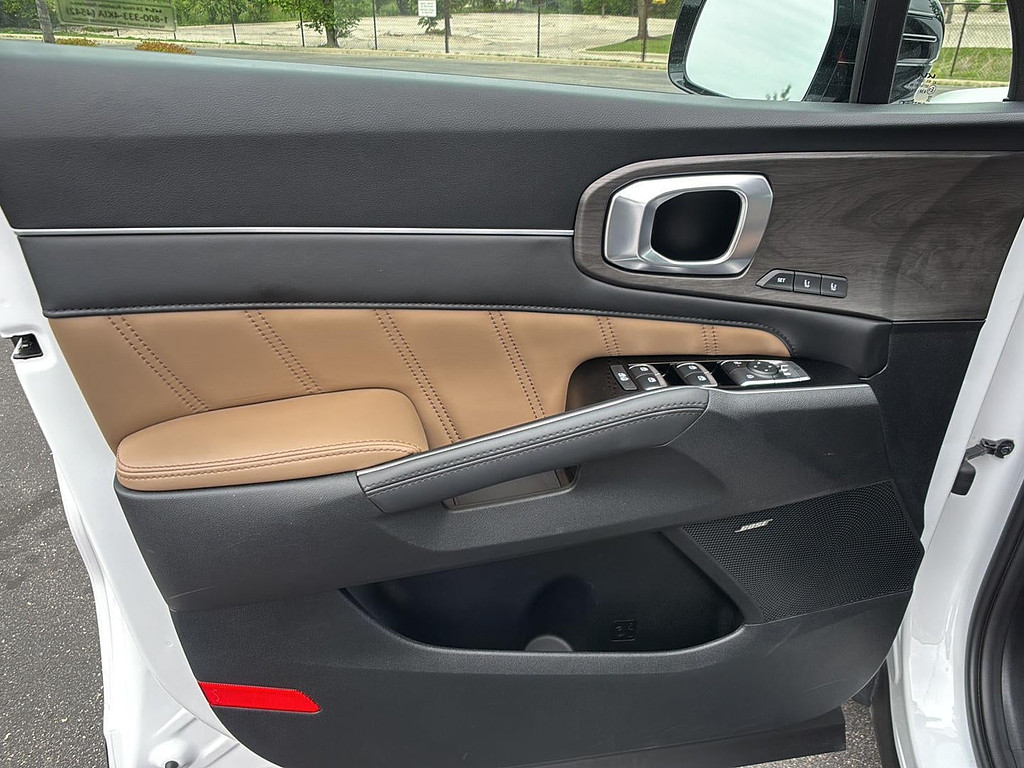 2025 Kia Sorento Located at Smart Motors Toyota slide-image
