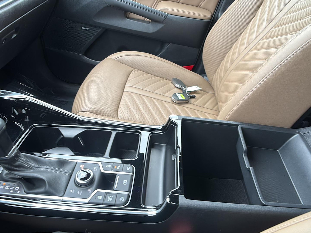 2025 Kia Sorento Located at Smart Motors Toyota light-box-slides