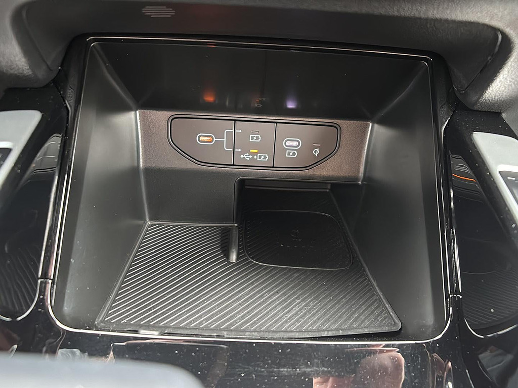 2025 Kia Sorento Located at Smart Motors Toyota slide-image