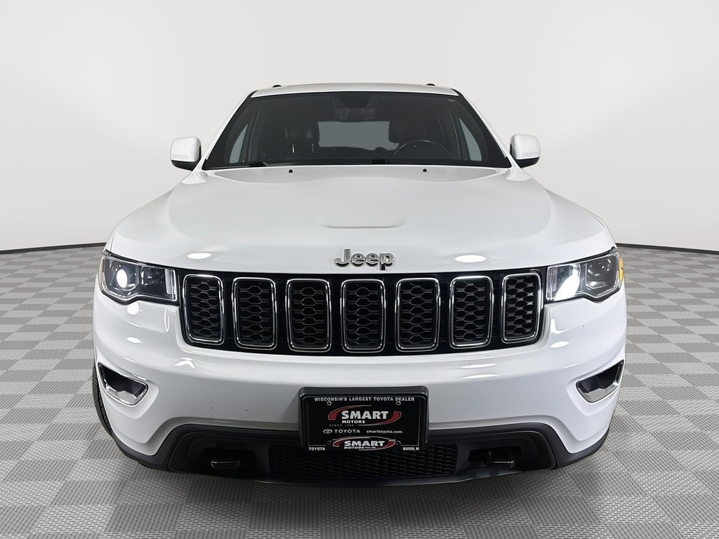 2020 Jeep Grand Cherokee Located at Smart Motors Toyota slide-image