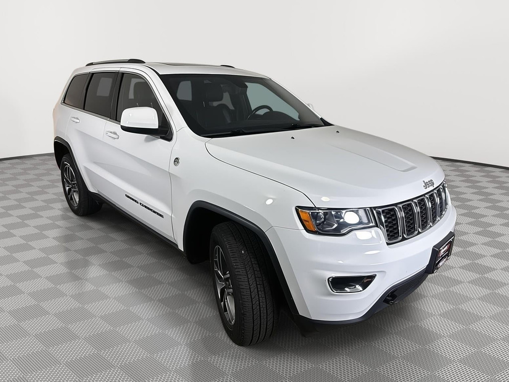 2020 Jeep Grand Cherokee Located at Smart Motors Toyota slide-image