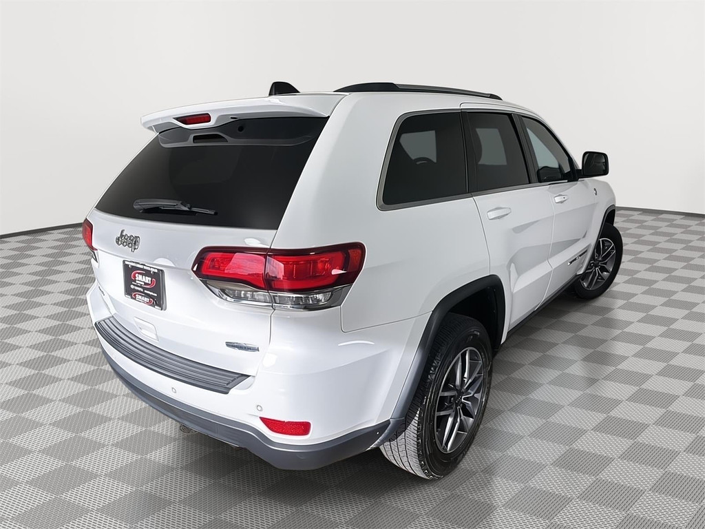 2020 Jeep Grand Cherokee Located at Smart Motors Toyota slide-image