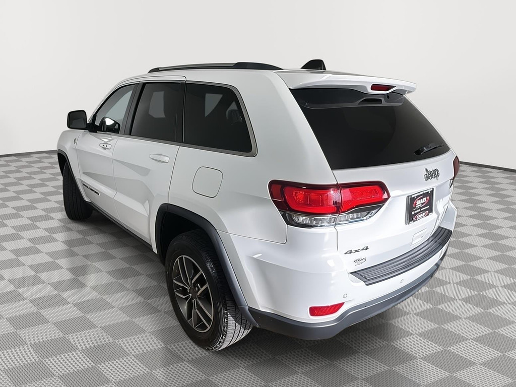 2020 Jeep Grand Cherokee Located at Smart Motors Toyota slide-image