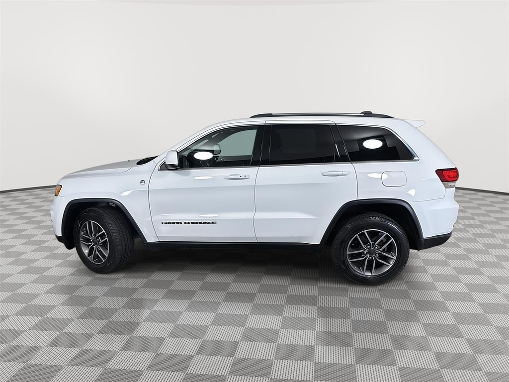2020 Jeep Grand Cherokee Located at Smart Motors Toyota slide-image