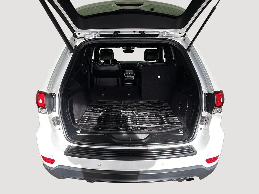 2020 Jeep Grand Cherokee Located at Smart Motors Toyota slide-image