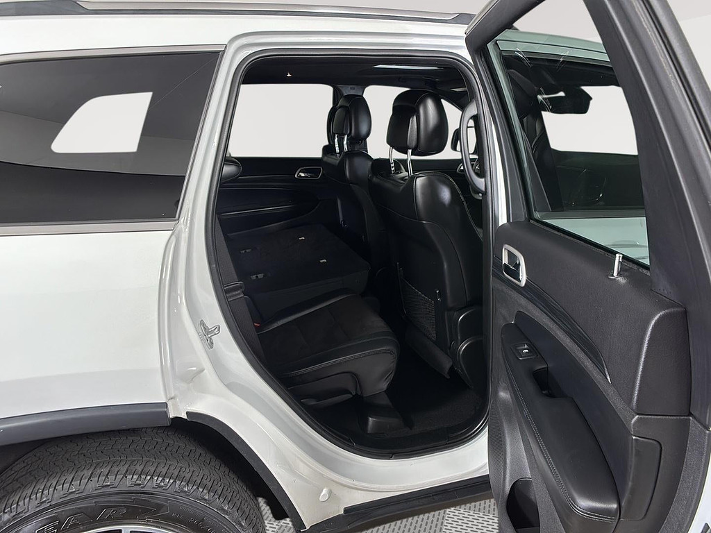 2020 Jeep Grand Cherokee Located at Smart Motors Toyota slide-image