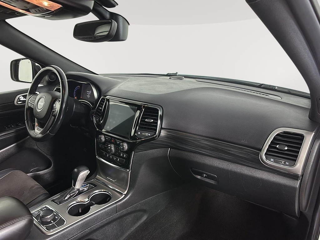 2020 Jeep Grand Cherokee Located at Smart Motors Toyota slide-image