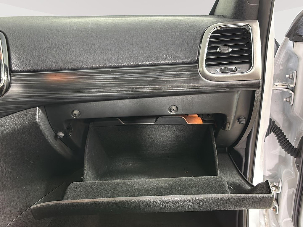 2020 Jeep Grand Cherokee Located at Smart Motors Toyota slide-image