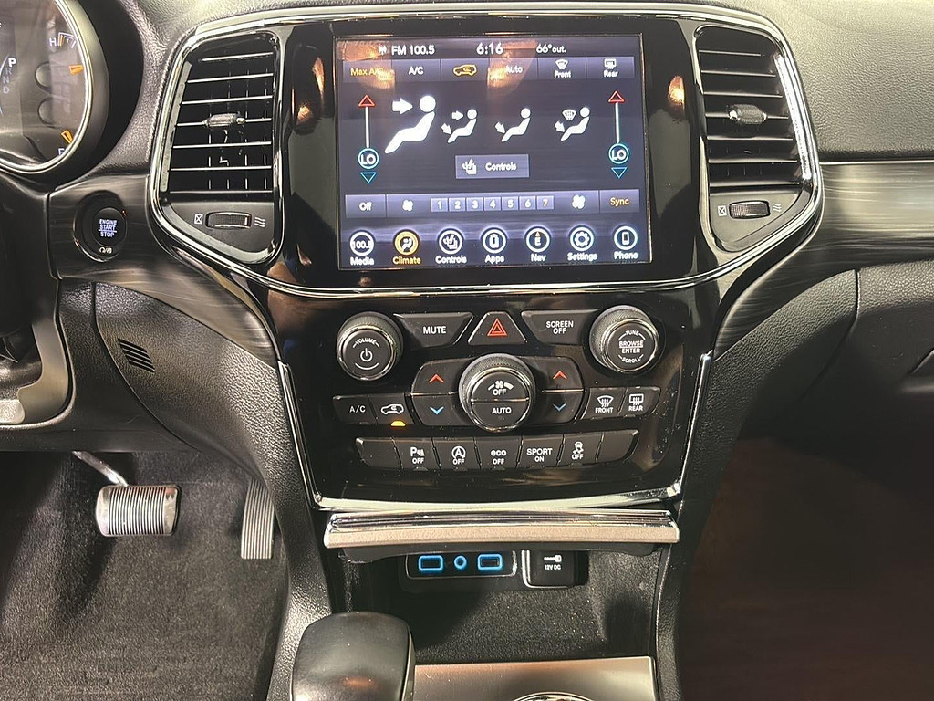 2020 Jeep Grand Cherokee Located at Smart Motors Toyota light-box-slides