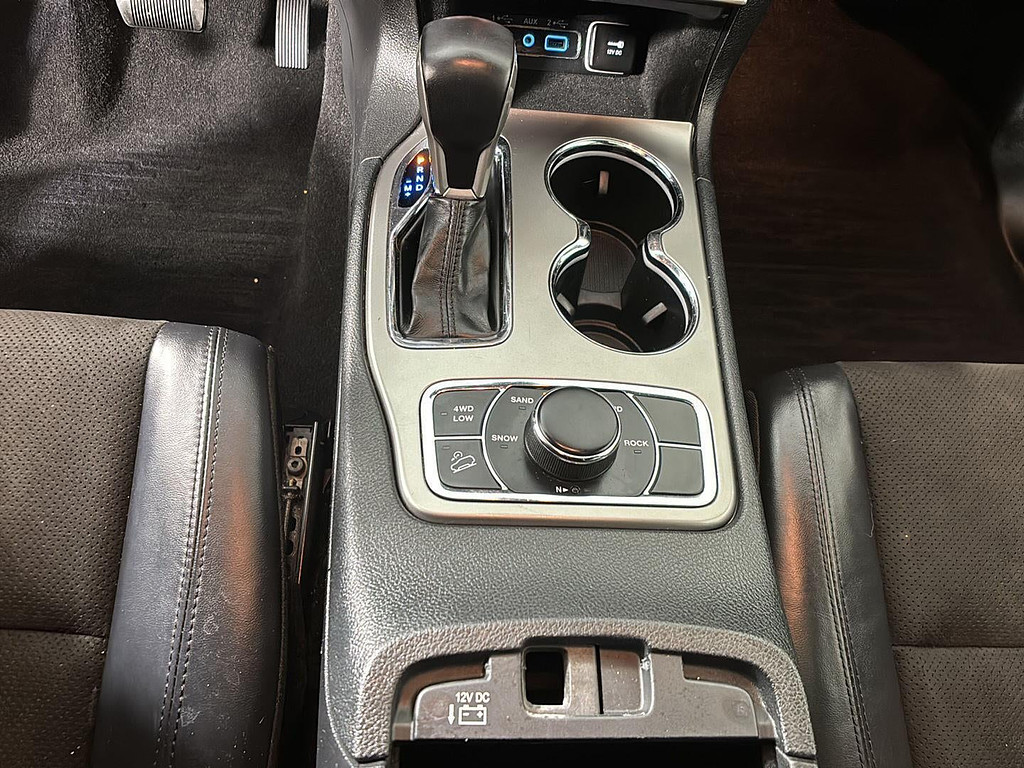 2020 Jeep Grand Cherokee Located at Smart Motors Toyota slide-image