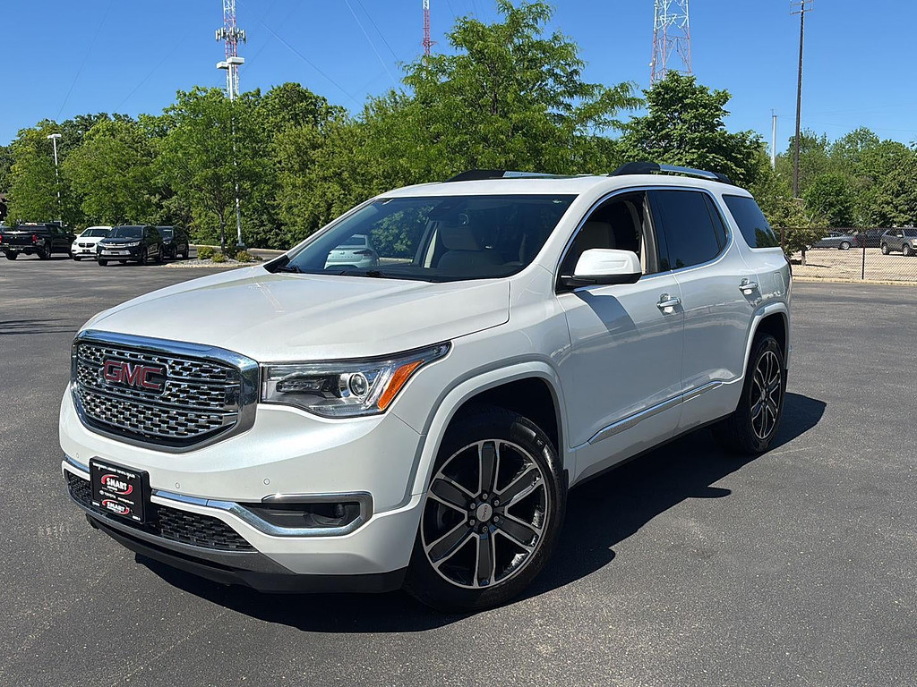 2017 GMC Acadia Denali AWD's photo