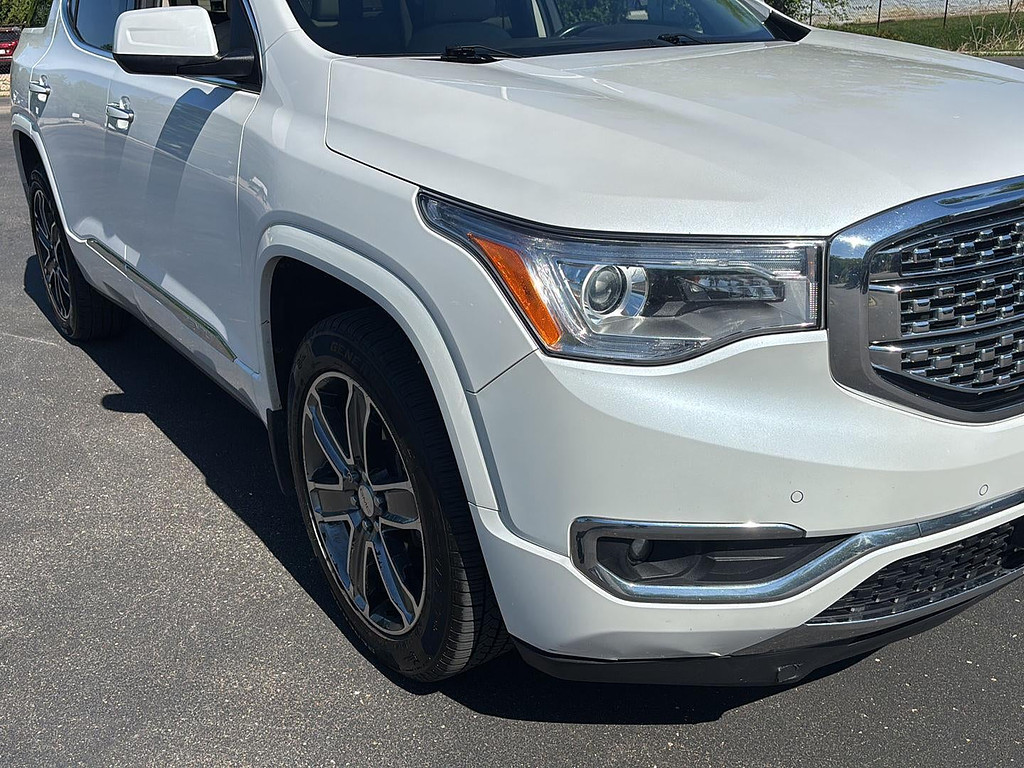 2017 GMC Acadia Located at Smart Motors Toyota light-box-slides