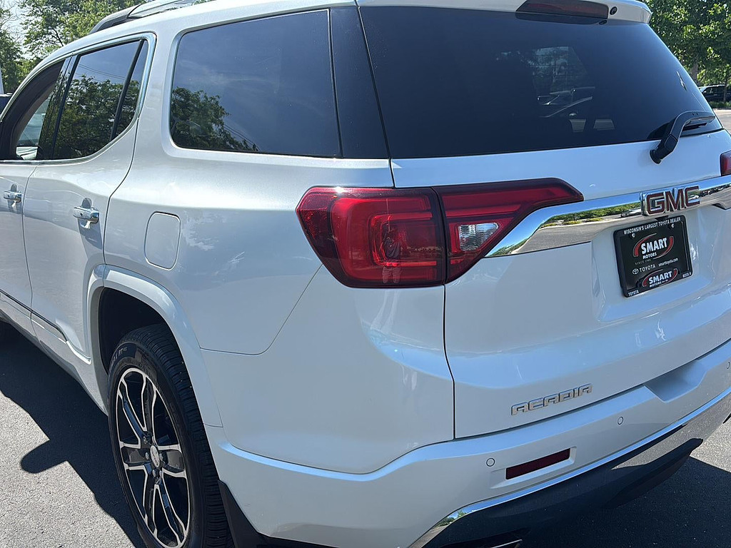 2017 GMC Acadia Located at Smart Motors Toyota light-box-slides