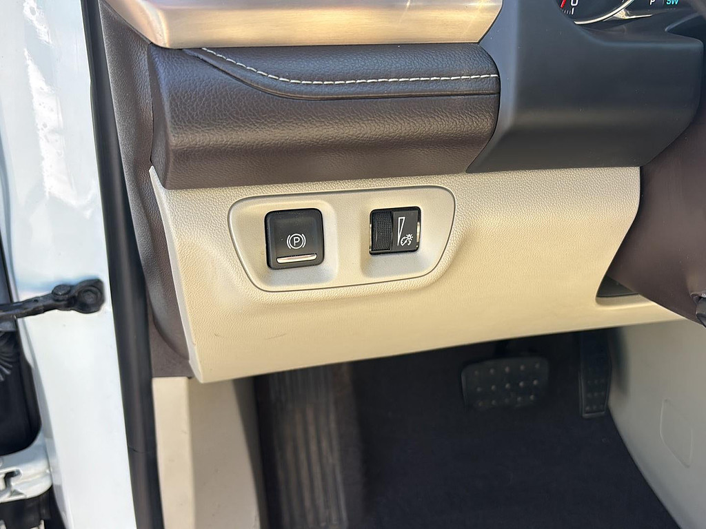 2017 GMC Acadia Located at Smart Motors Toyota light-box-slides