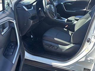 Thumbnail - 2025 Toyota RAV4
