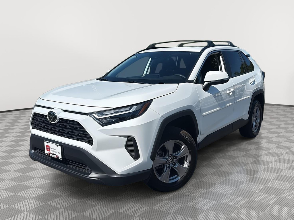 2025 Toyota RAV4 XLE AWD's photo