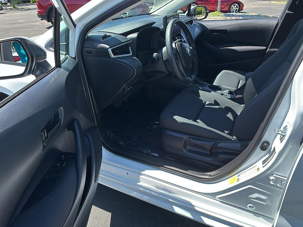 2026 Toyota Corolla LE CVT's photo