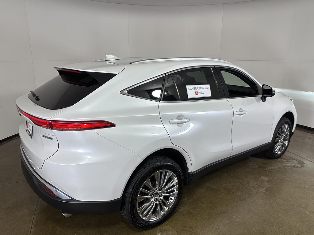 2024 Toyota Venza Limited - Photo 8
