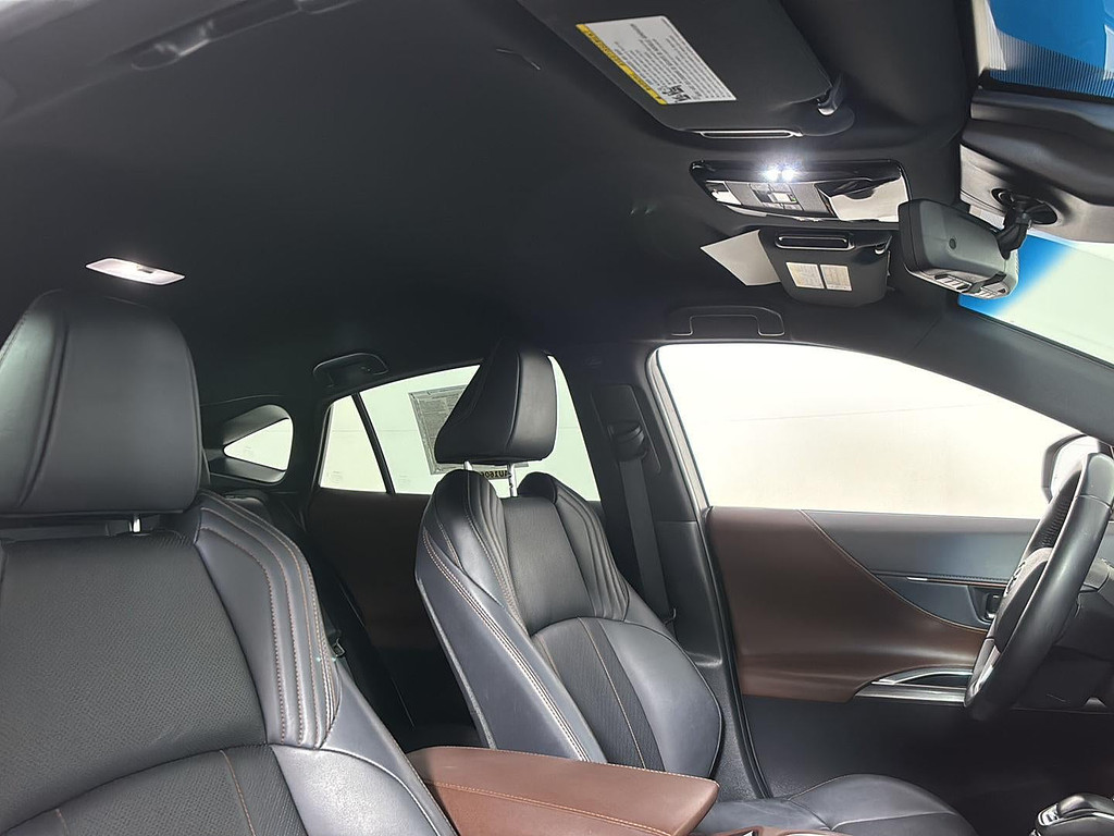 2024 Toyota Venza Limited - Photo 10
