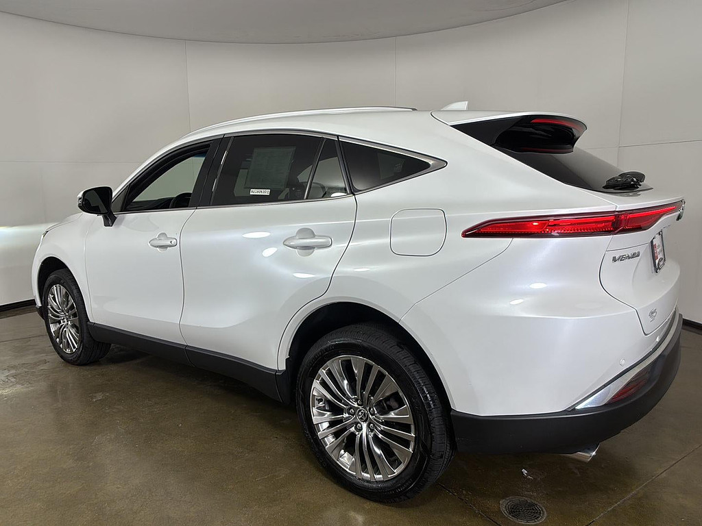 2024 Toyota Venza Limited - Photo 17