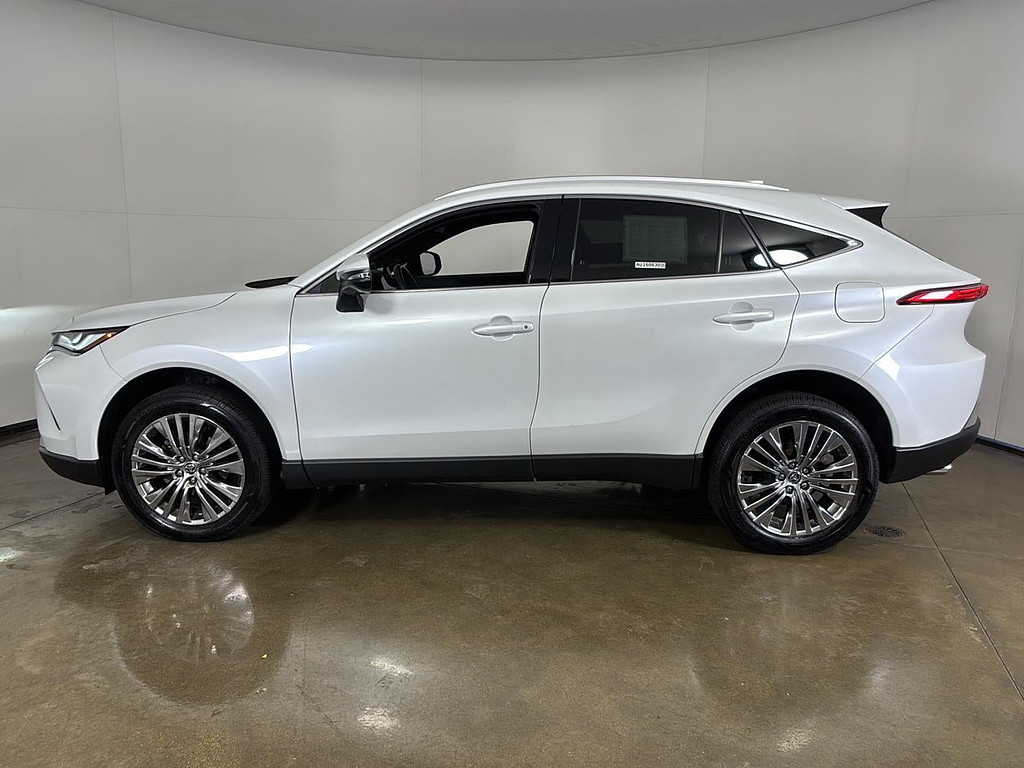 2024 Toyota Venza Limited - Photo 18