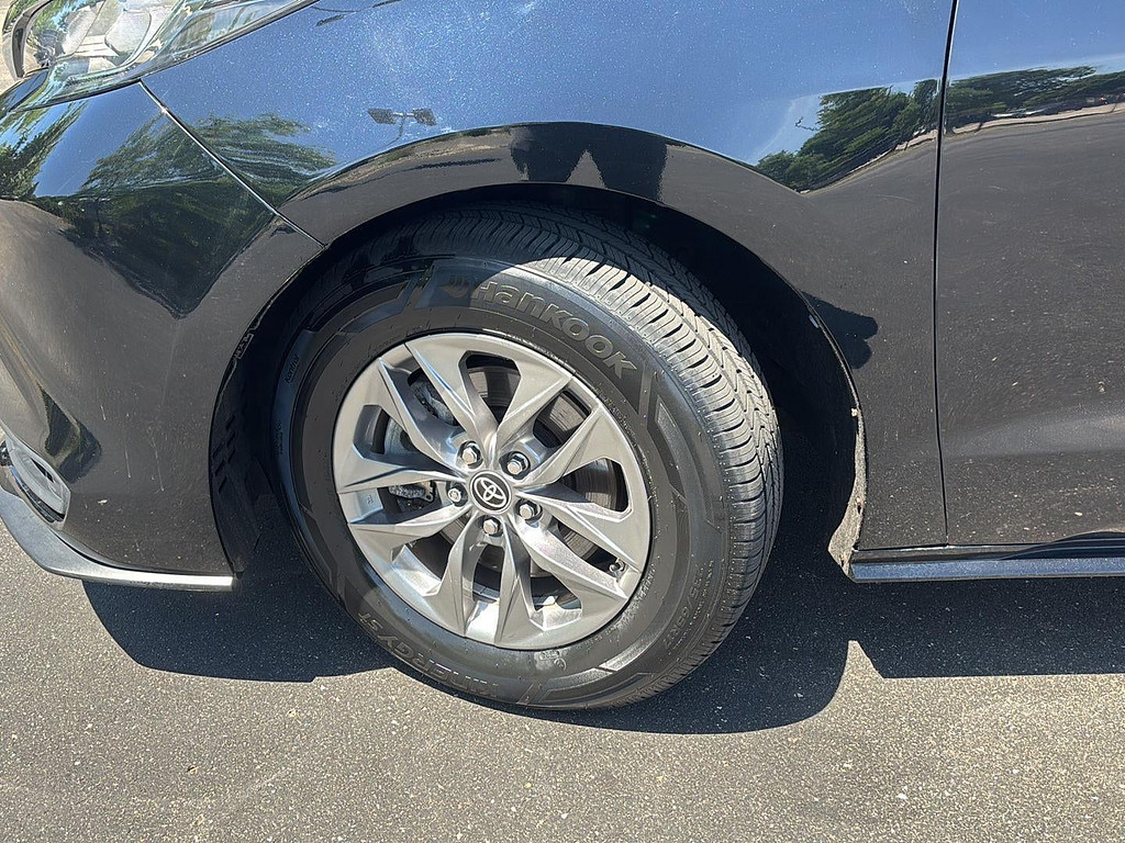 2022 Toyota Sienna Located at Smart Motors Toyota slide-image