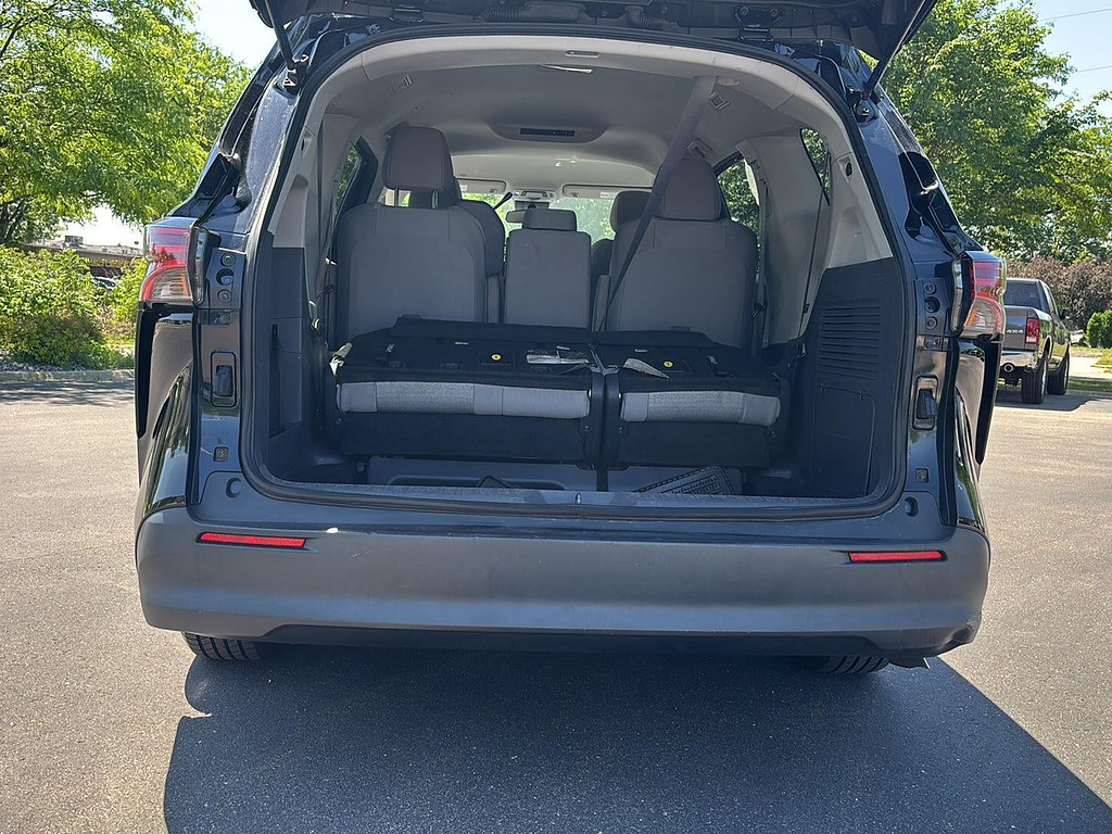 2022 Toyota Sienna Located at Smart Motors Toyota light-box-slides