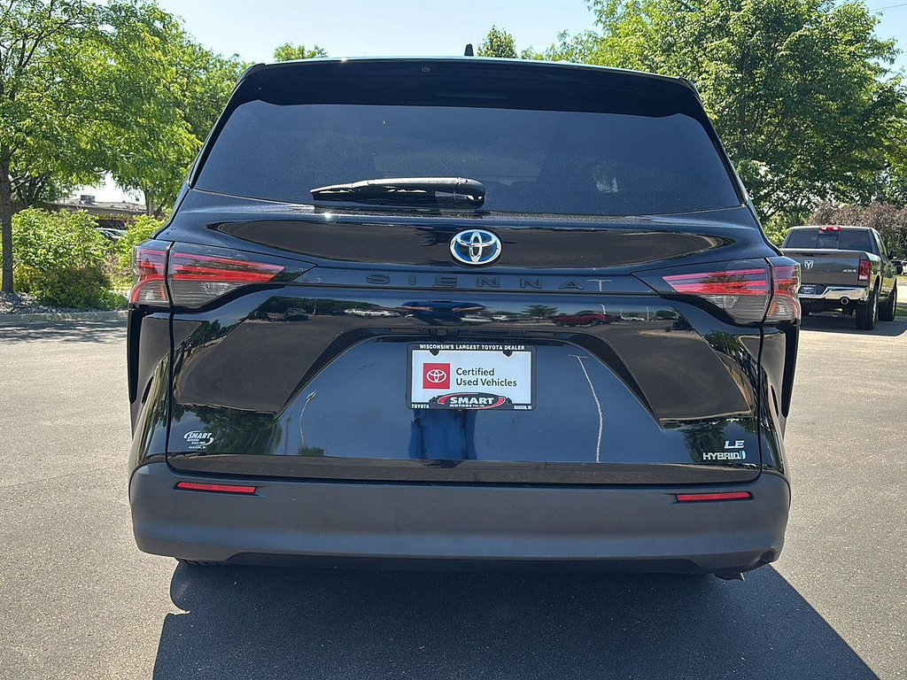 2022 Toyota Sienna Located at Smart Motors Toyota slide-image