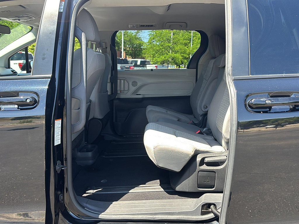 2022 Toyota Sienna Located at Smart Motors Toyota slide-image