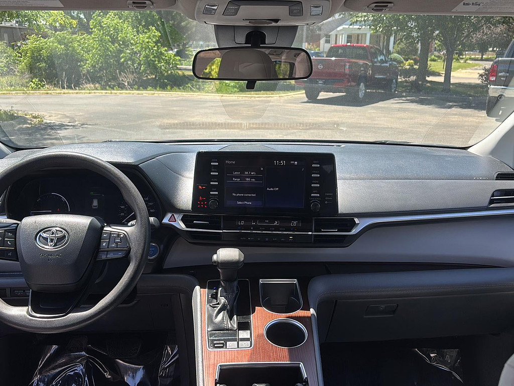 2022 Toyota Sienna Located at Smart Motors Toyota slide-image