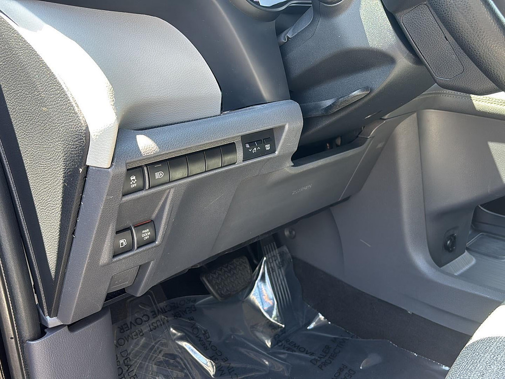 2022 Toyota Sienna Located at Smart Motors Toyota light-box-slides