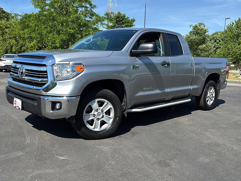 2016 Toyota Tundra SR5 5.7L 4WD FFV Double Cab Std Bed's photo
