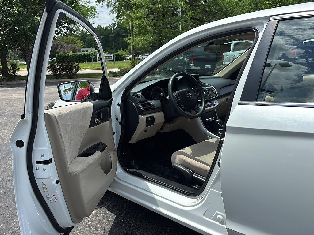 2013 Honda Accord Located at Smart Motors Toyota light-box-slides