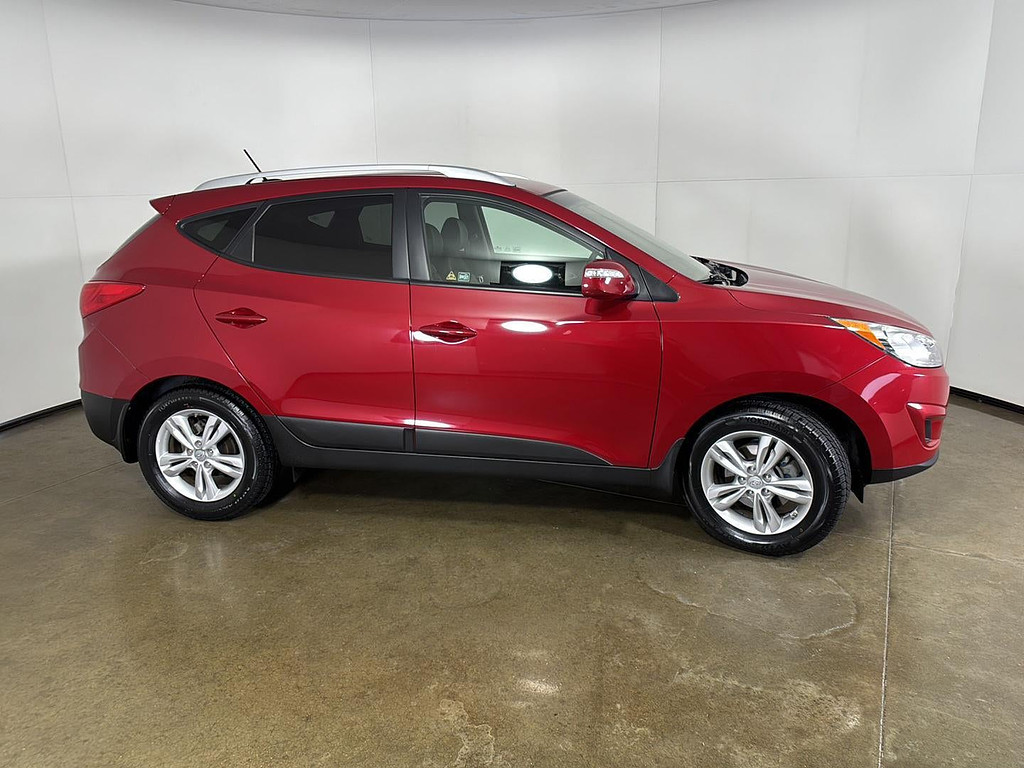 2012 Hyundai Tucson Located at Smart Motors Toyota light-box-slides
