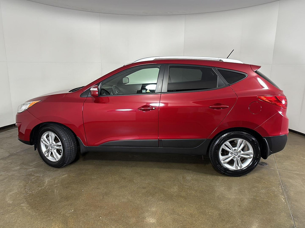 2012 Hyundai Tucson Located at Smart Motors Toyota light-box-slides